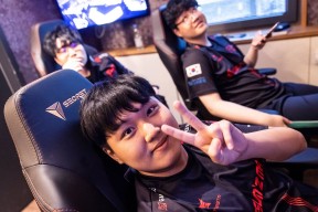 爱游戏平台-Uzi回归赛场，回归赛场首场状态亮眼，巴黎圣日耳曼观众沸腾！-爱游戏平台