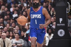 爱游戏官方网站-哈登新星赛况扑朔迷离表现惊艳，老鹰未来可期！-爱游戏官方网站